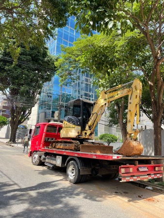Mini Escavadeira New Holland E35B ano 2016
