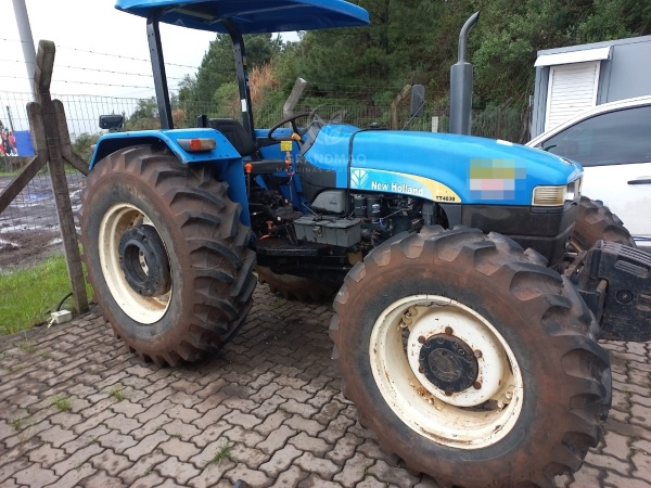 Trator New Holland TT4030 ano 2015 - TT4030 - Máquinas Agrícolas