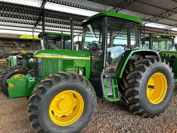 Trator John Deere 6405 ano 2003