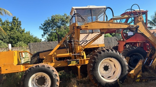 Trator Valtra BM 100 ano 2007 - BM 100 - Máquinas Agrícolas