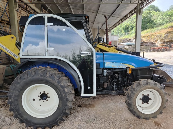 Trator New Holland TT3840 ano 2013