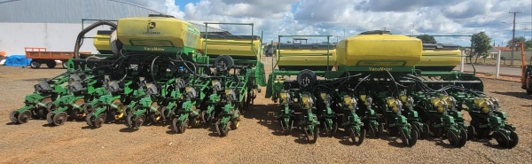 Plantadeira John Deere 2122 ccs ano 2010