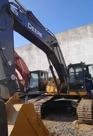 Escavadeira John Deere 350G LC ano 2021
