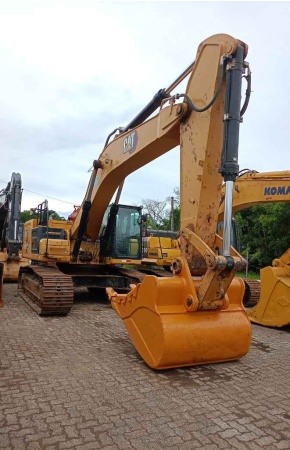 Escavadeira Caterpillar 336 ano 2021
