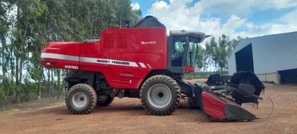 Colheitadeira Massey Ferguson 6690 ano 2015