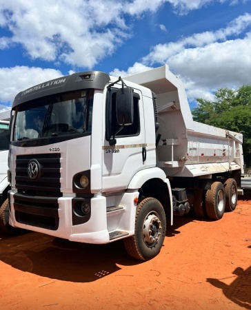 Caminhão Volkswagen 31320 ano 2011