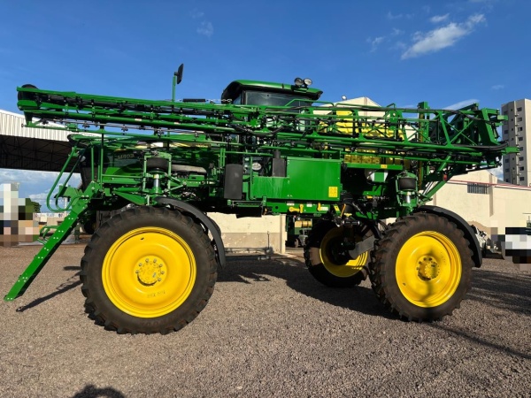 Pulverizador Autopropelido John Deere M4030 ano 2022