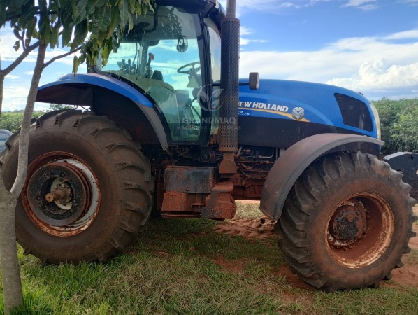 Trator New Holland T7 175 ano 2017