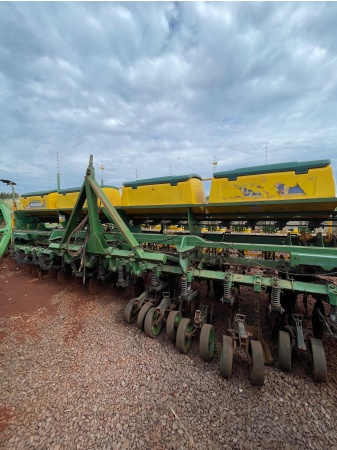 Plantadeira Tatu Marchesan Ultraflex ano 2011