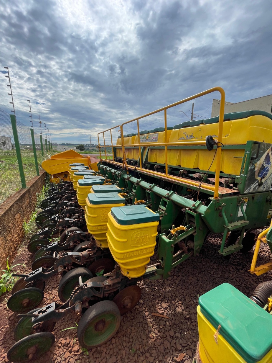 Plantadeira Tatu Marchesan COOP FLEX ano 2012