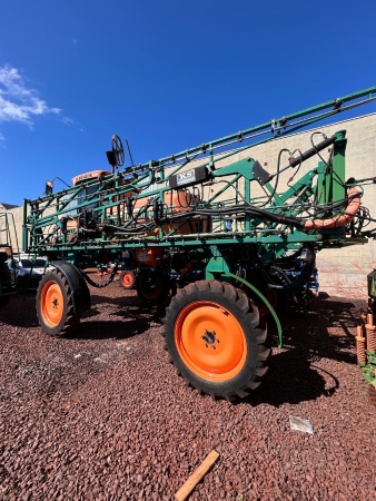 Pulverizador Autopropelido Stara Gladiador 2300 ano 2011