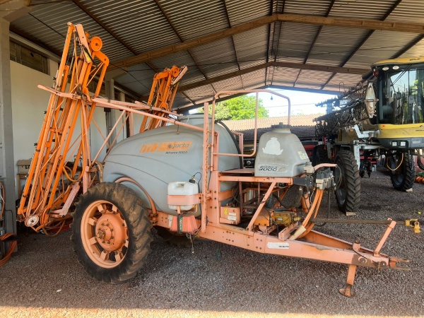 Pulverizador Autopropelido Metalfor AD3000 ano 2003