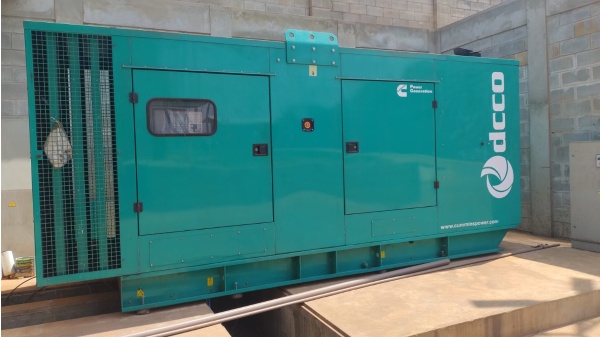 Gerador de Energia Cummins 625 kVA ano 2015