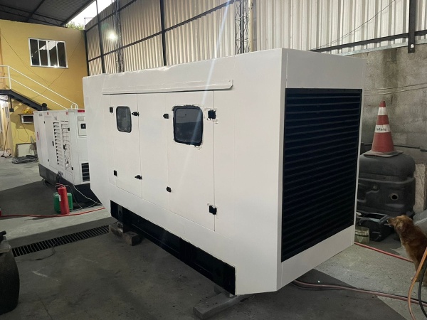 Gerador de Energia Maquigeral 180 kVA ano 2005