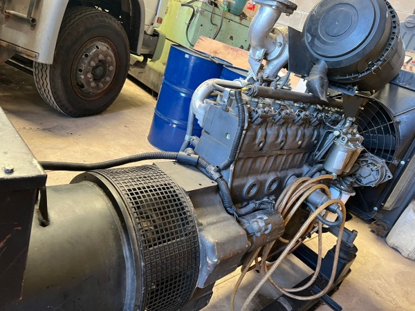 Gerador de Energia STEMAC 100 kVA ano 2005