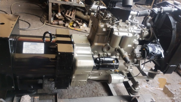 Gerador de Energia STEMAC 40 kVA ano 2005 - 40 kVA - Outros