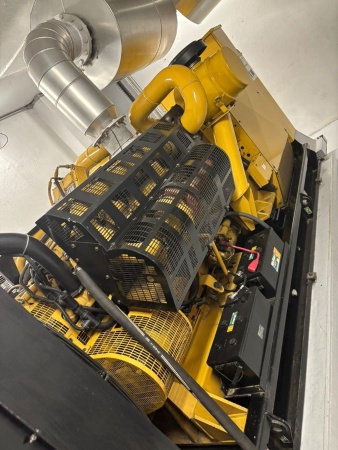 Gerador de Energia Caterpillar 900kva ano 2005