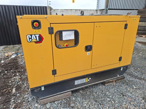 Gerador de Energia Caterpillar 75 kVA ano 2023