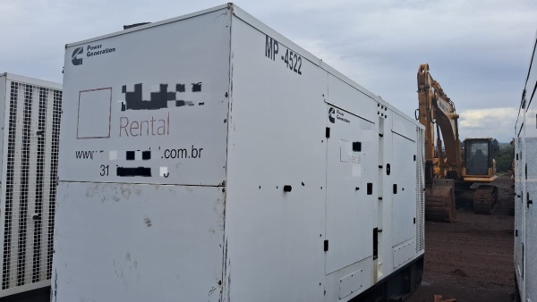 Gerador de Energia Cummins 625 kVA ano 2021