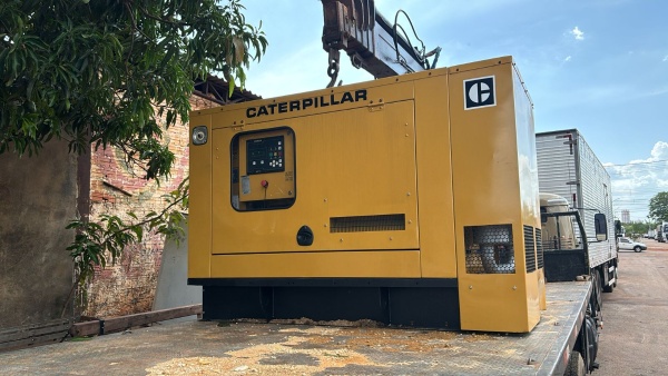 Gerador de Energia Caterpillar 100 kVA ano 2007