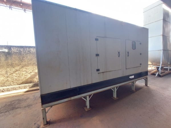 Gerador de Energia STEMAC 450 kVA ano 2001