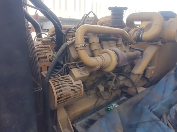 Gerador de Energia Caterpillar 900kva ano 2001