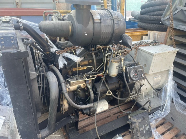 Gerador de Energia STEMAC 80 kVA ano 2001