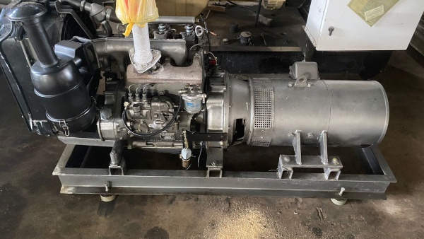 Gerador de Energia STEMAC 40 kVA ano 2002 - 40 kVA - Outros