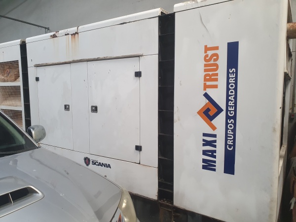 Gerador de Energia Maxitrust 700 kVA ano 2016 - 700 kVA - Outros