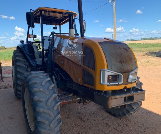 Trator Valtra BM125i ano 2013