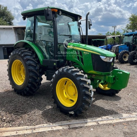 Trator John Deere 5070E ano 2019