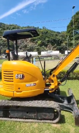 Mini Escavadeira Caterpillar 303.5 CR ano 2014