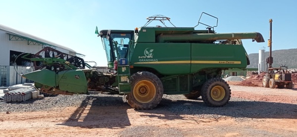 Colheitadeira John Deere 9470 STS ano 2011