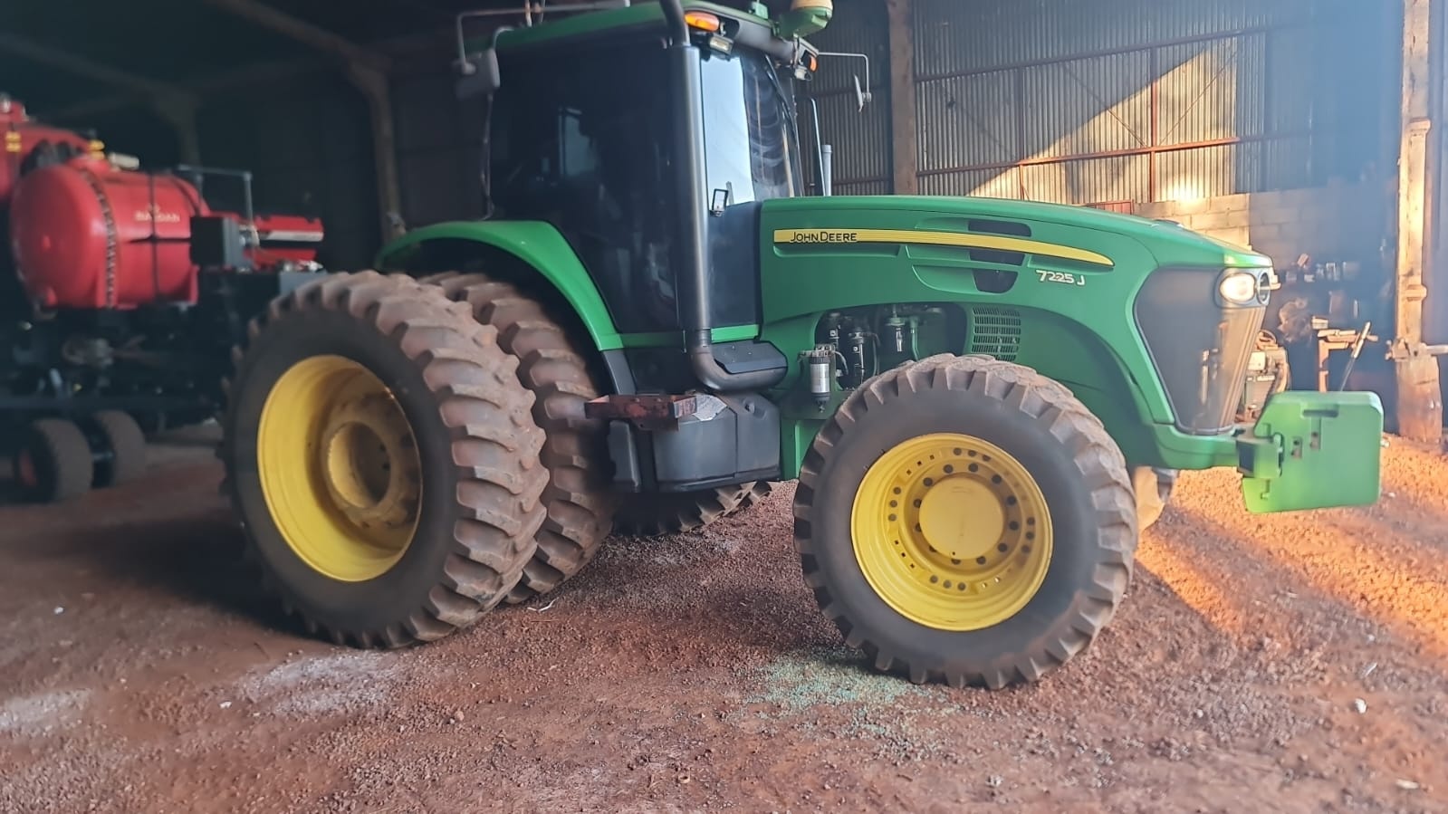 Trator John Deere 7225J ano 2014