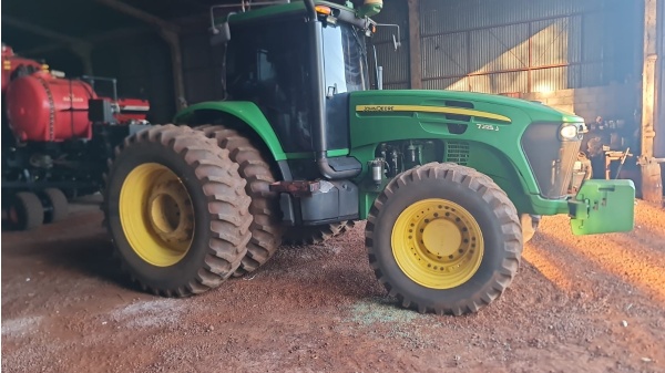 Trator John Deere 7225j ano 2014