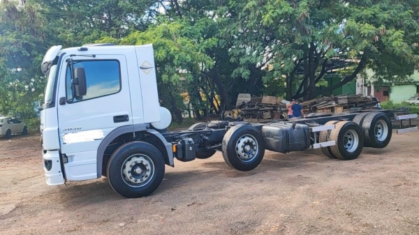 Caminhão Mercedes Benz Atego 3030 ano 2021