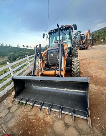 Retroescavadeira Case 580N S2 ano 2024
