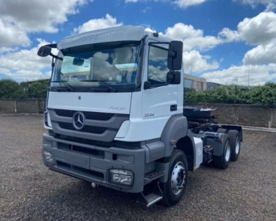 Caminhão Mercedes Benz Axor 3344 ano 2023 - Axor 3344 - Caminhões e Carretas