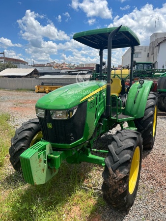 Trator John Deere 5090E ano 2022