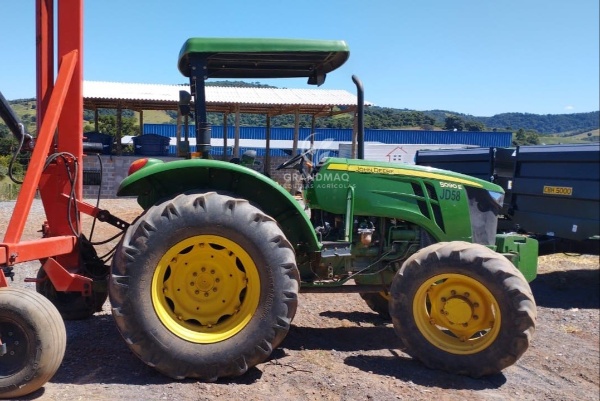 Trator John Deere 5090E ano 2022