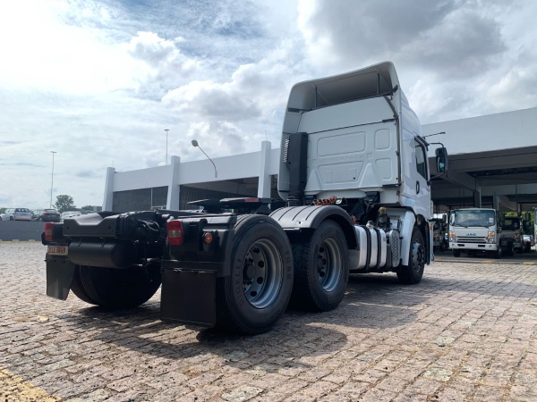 Caminhão Volkswagen 25360 6x2 ano 2021