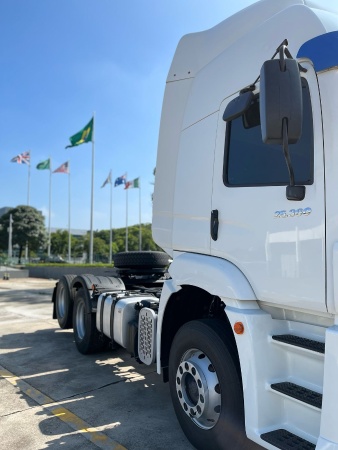Caminhão Volkswagen 25360 6x2 ano 2022