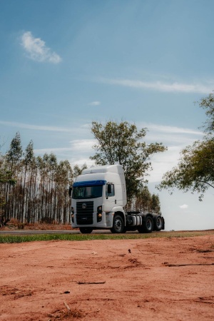 Caminhão Volkswagen 25360 6x2 ano 2023