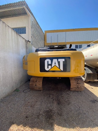 Escavadeira Caterpillar 320DL ano 2015