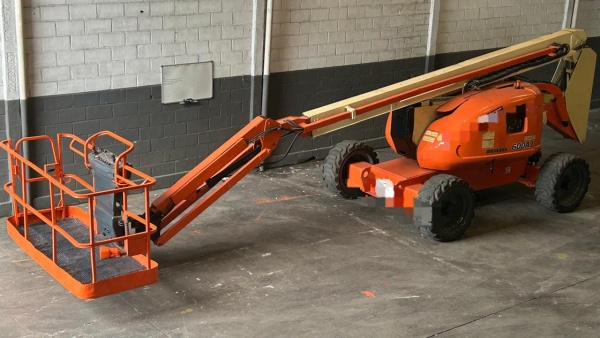 Plataforma JLG 600AJ ano 2014