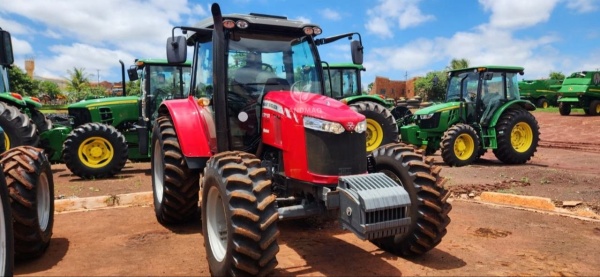 Trator Massey Ferguson 6711 ano 2017