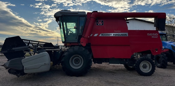 Colheitadeira Massey Ferguson MF 5650 Advanced ano 2010