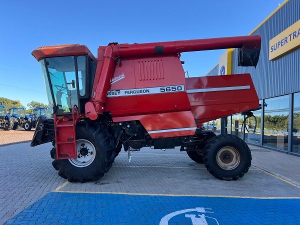 Colheitadeira Massey Ferguson MF 5650 Advanced ano 2004