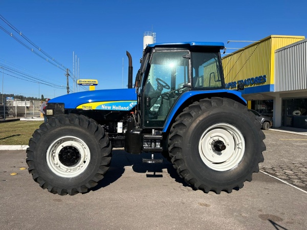 Trator New Holland TM 180 ano 2008