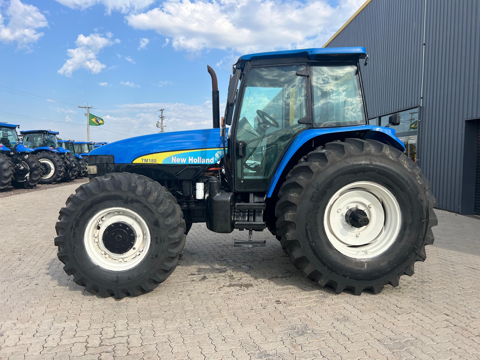 Trator New Holland TM 180 ano 2008